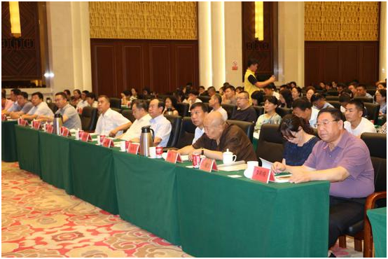 食品行業(yè)齊聚一堂，共商食安大計——第四屆自治區(qū)食品安全論壇在呼和浩特召開