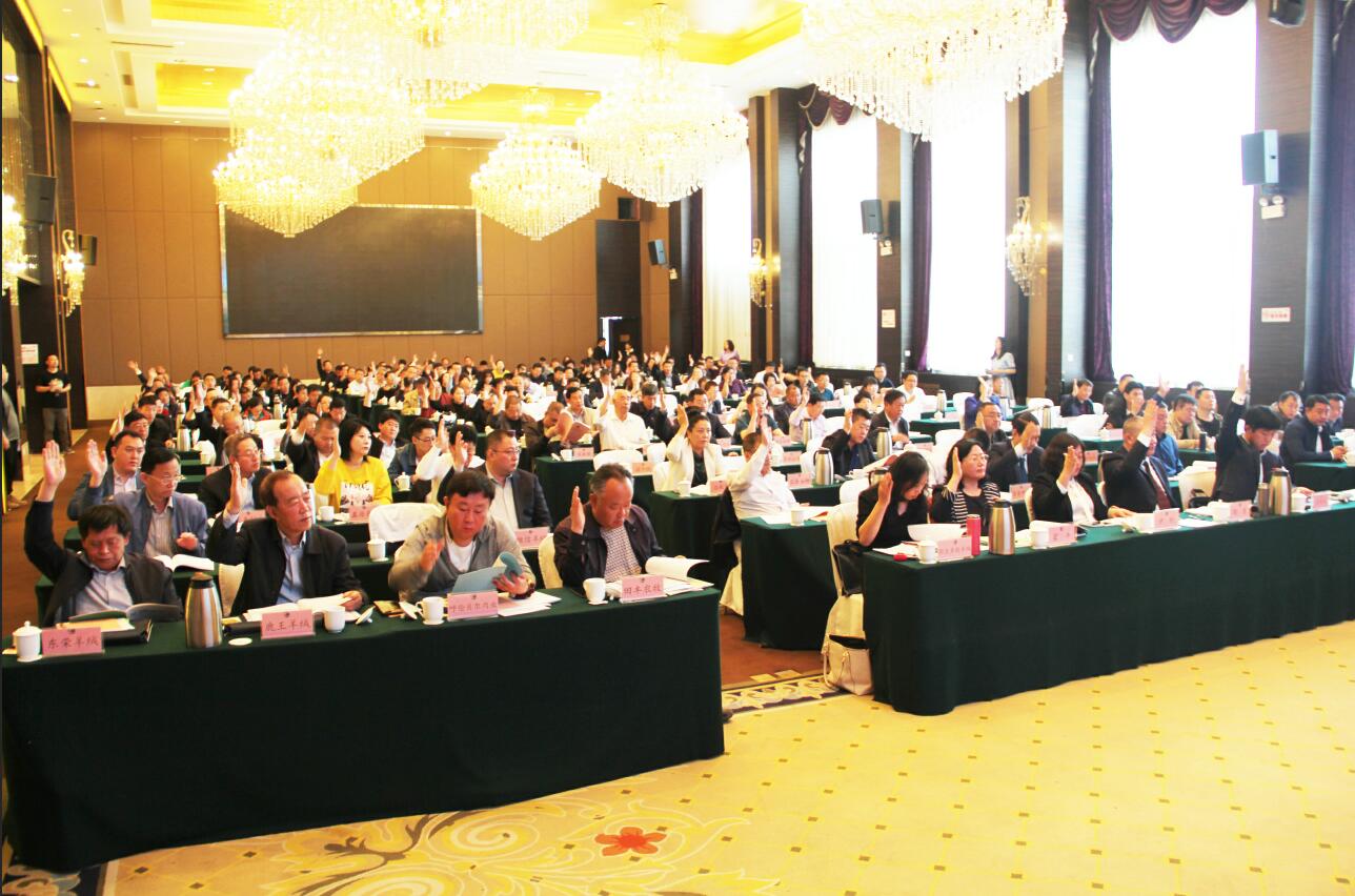 內蒙古農牧業(yè)產業(yè)化龍頭企業(yè)協(xié)會第三屆理事會換屆工作順利完成