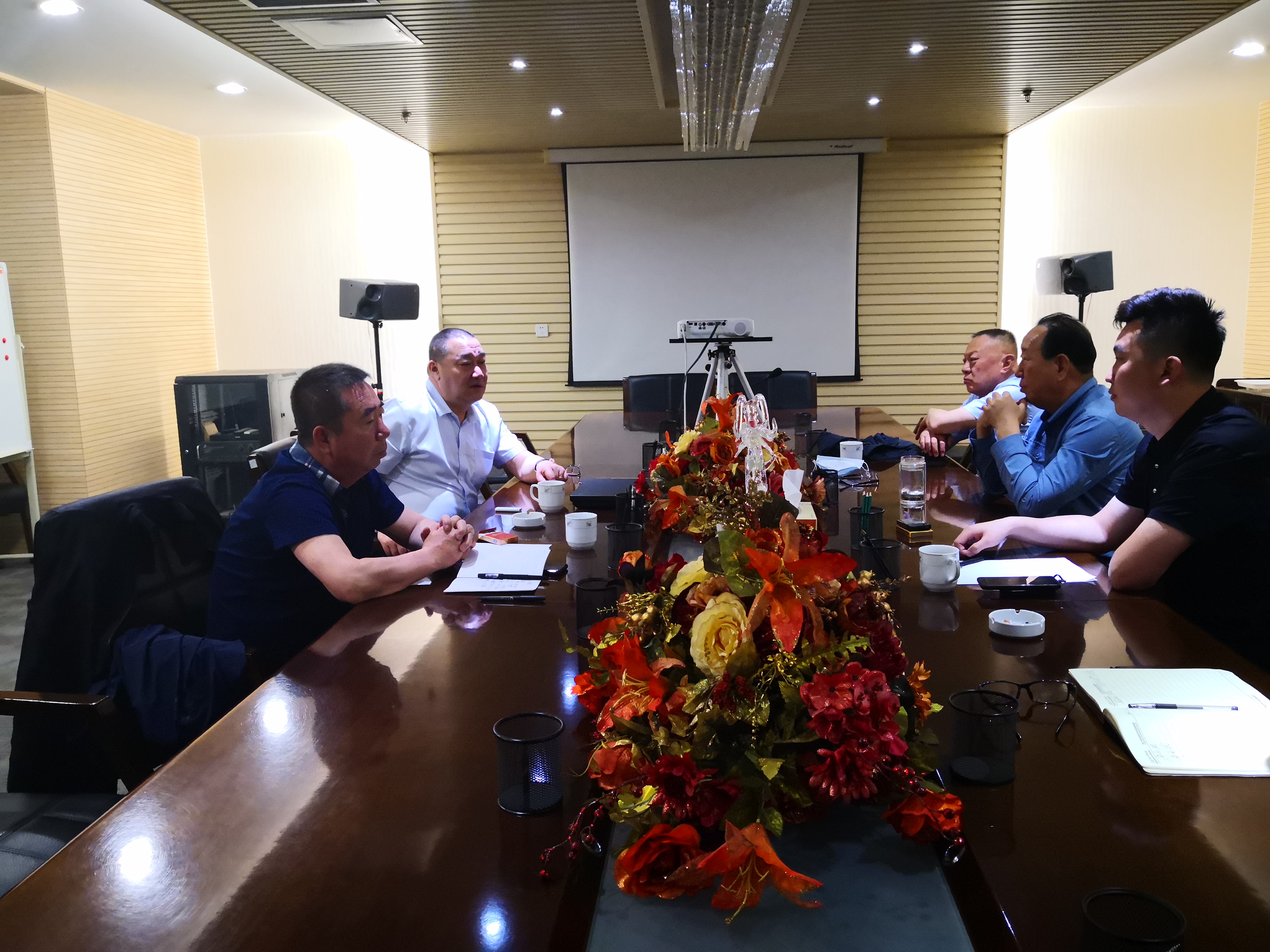 周勇會長在呱呱叫實業(yè)(集團(tuán))有限公司學(xué)習(xí)調(diào)研